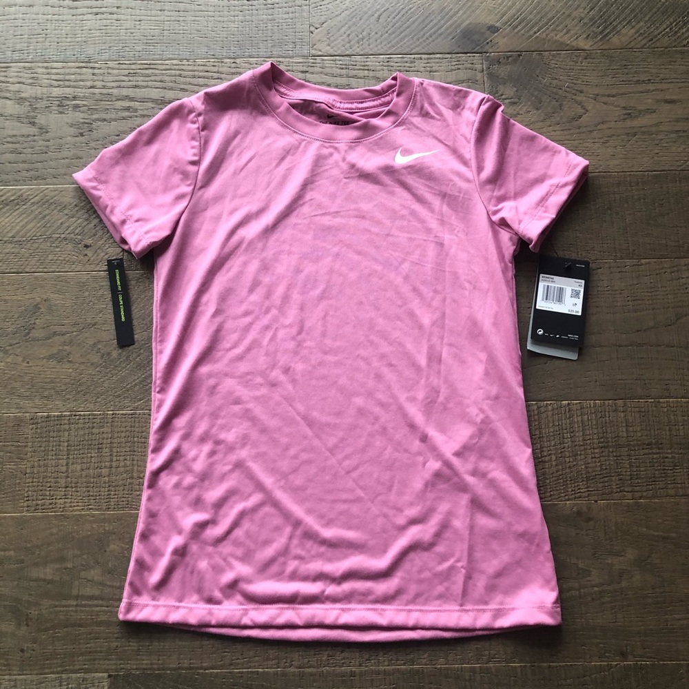 Nike Women’s XS Tee